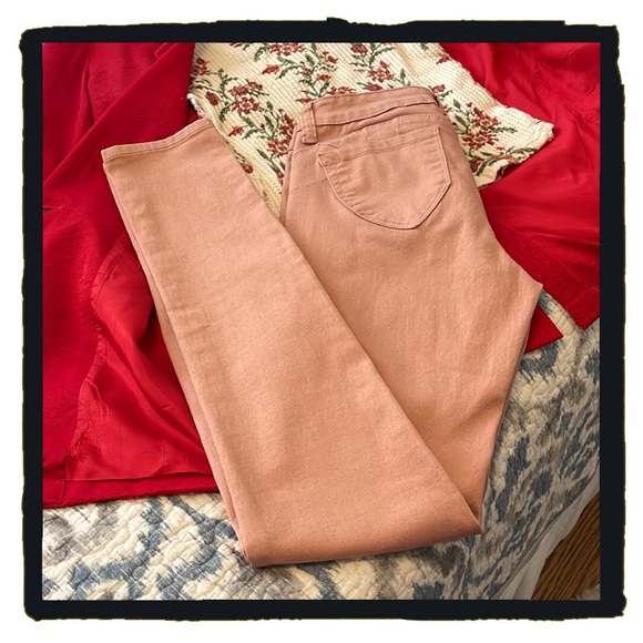 ๐Super Cute Midrise Papaya Denim Jeans โ Perfect Fit, Playful Style!๐ฅJunior - Picture 9 of 13